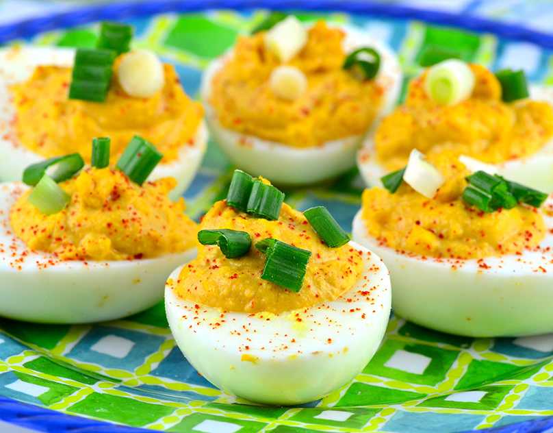 Фаршированные яйца: простые и вкусные рецепты