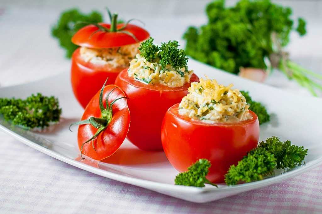 Овощи: помидоры малосольные быстрого приготовления с чесноком