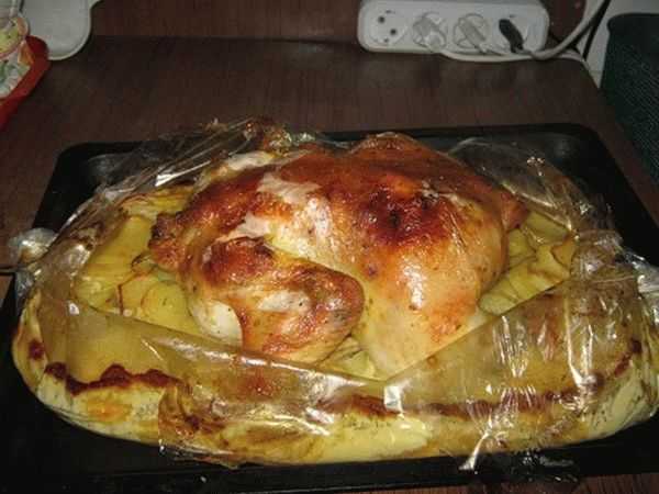 Курица с картошкой в рукаве - самые вкусные рецепты в духовке