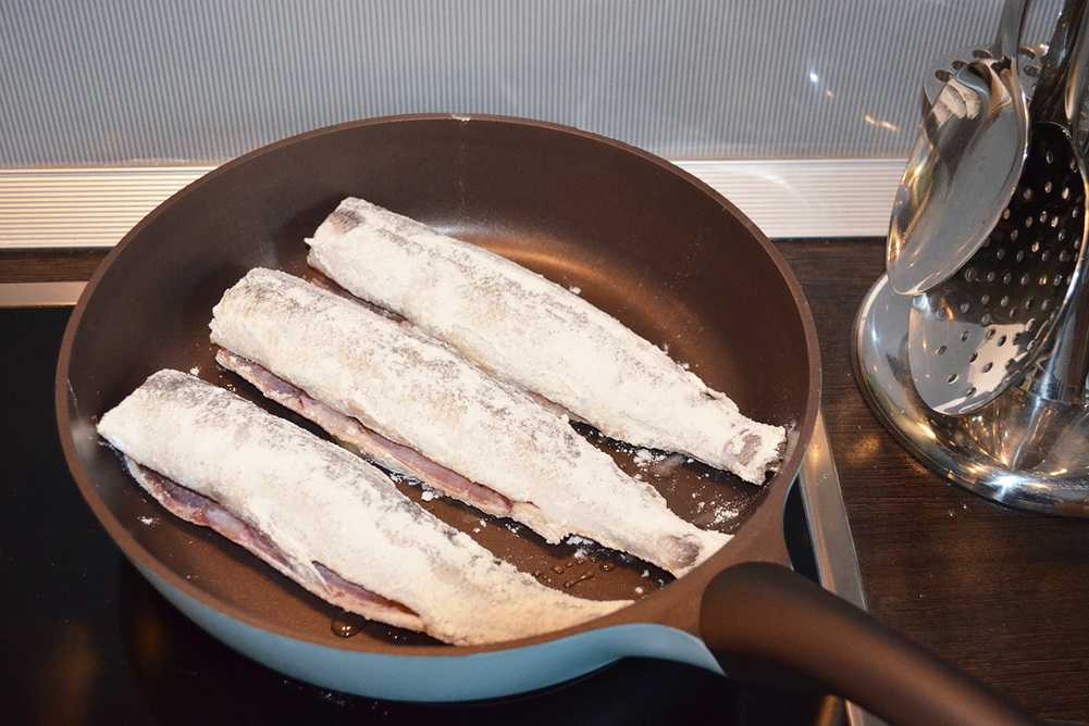 Рыба с картошкой, запеченная в духовке: рецепты, как приготовить с картофелем слоями
