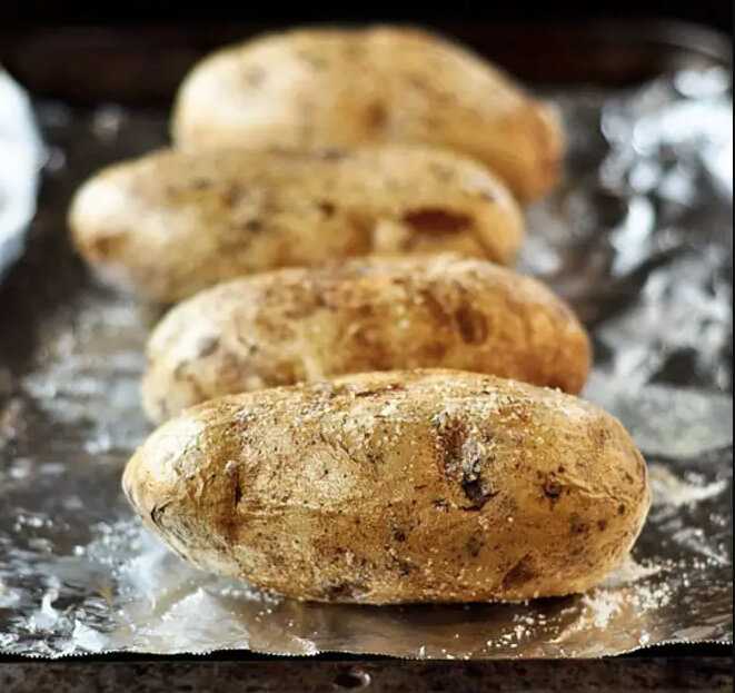 Картошка в мундире в духовке: как запечь вкусно, рецепты
