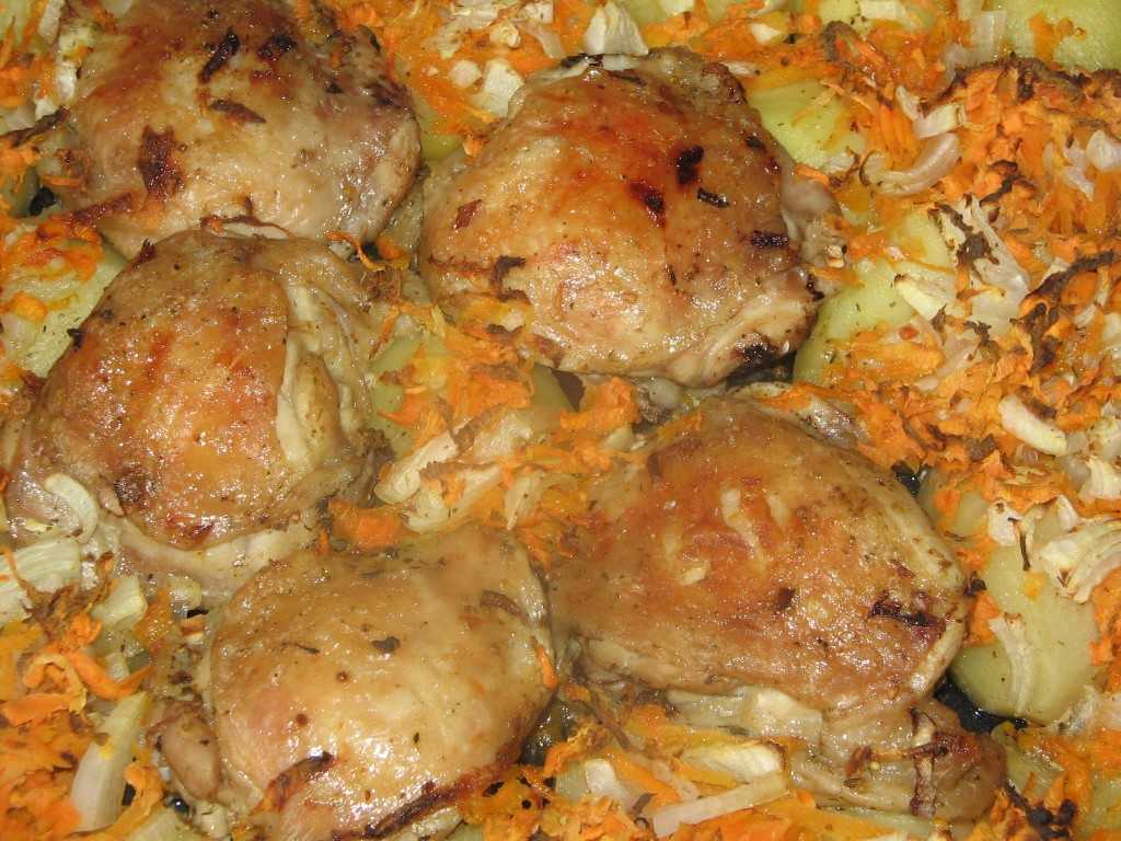 Куриные бедра в духовке с хрустящей корочкой: самый вкусный рецепт