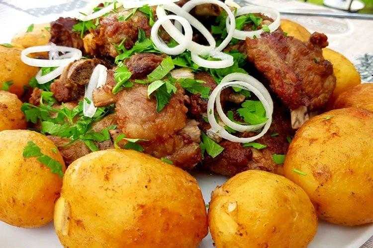 Картошка на костре – обычная, в фольге с салом (мясом)
