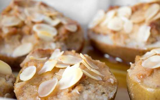 Запеченные груши с орехами и медом рецепт с фото пошагово - 1000.menu