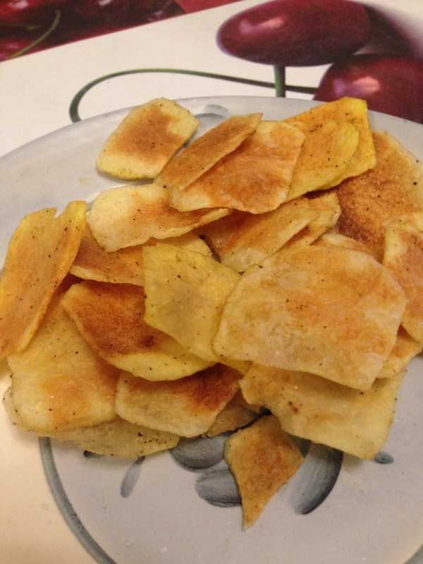 Острые картофельные чипсы в духовке - рецепты с фото пошагово