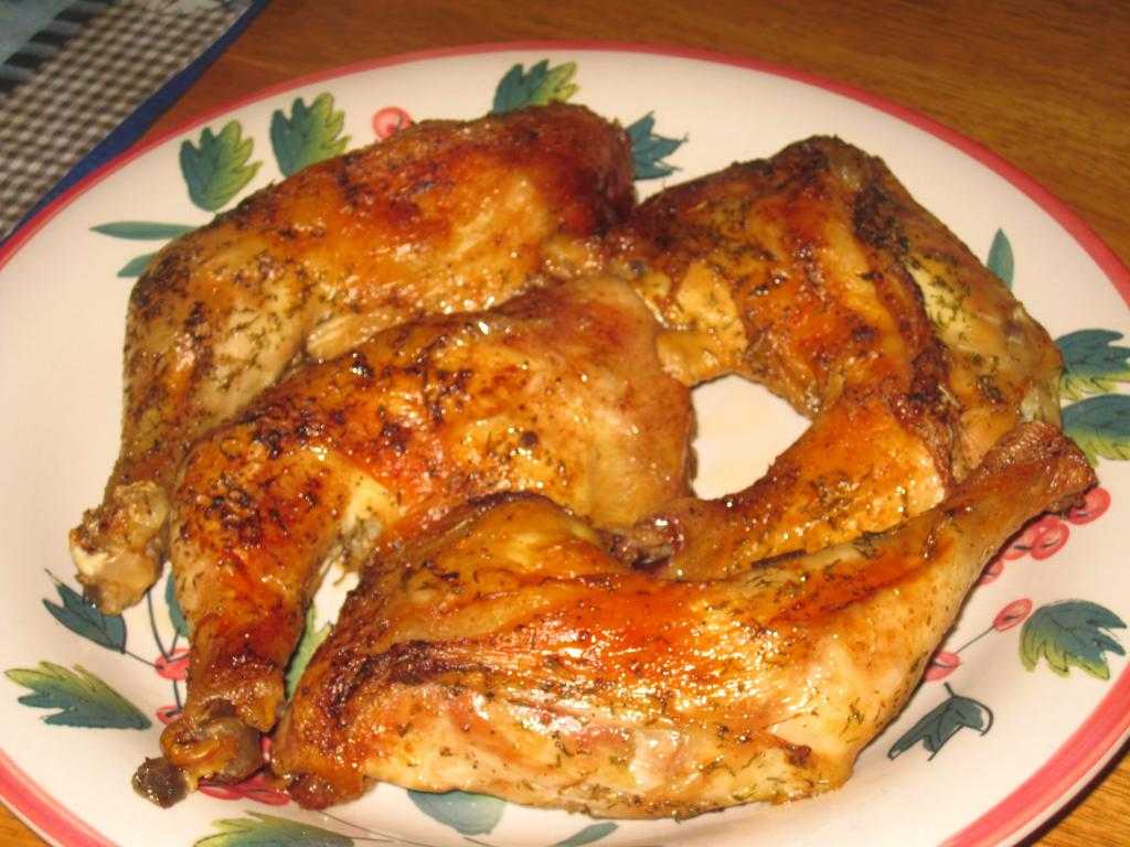 Как запечь курицу в духовке целиком и чтобы она получилась с хрустящей корочкой – самый простой и вкусный рецепт